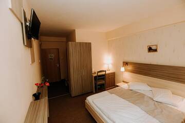 Фото номера Двухместный номер с 1 кроватью, вид на озеро Гостевой дом Guest house Lacul Linistit г. Моняса 13