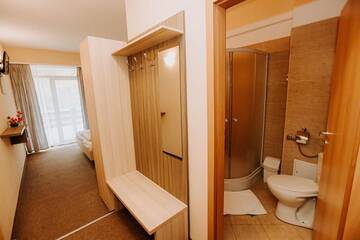 Фото номера Двухместный номер с 1 кроватью, вид на озеро Гостевой дом Guest house Lacul Linistit г. Моняса 16