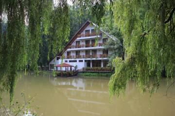 Фотографии Гостевой дом Guest house Lacul Linistit г. Моняса (Румыния) №1 Фото Гостевой дом Guest house Lacul Linistit г. Моняса 1