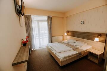 Фото номера Двухместный номер с 1 кроватью, вид на озеро Гостевой дом Guest house Lacul Linistit г. Моняса 5